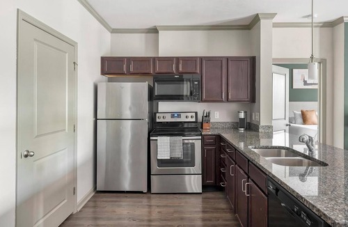 South Nashville Apartment | Landing | Stylish 2BD, Clubhouse, Gym