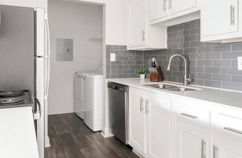 McDonough Apartment | Landing | Stylish 2BD, Gym, Yoga Studio