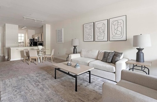 New Pathways Apartment | Landing | Stylish 2BD, Gym, Pool