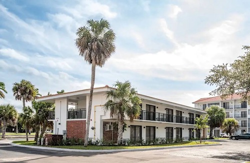 Golden Gate Apartment | Landing | Stylish Studio, Clubhouse, Yoga Studio