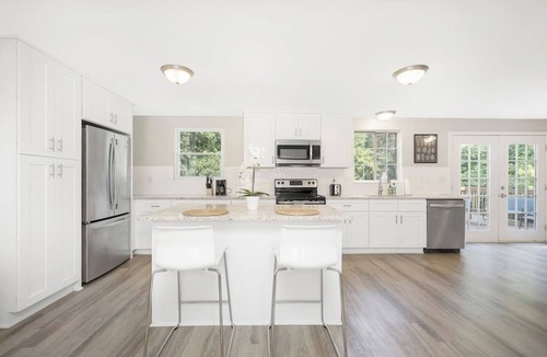 Charlotte House | Large Group Paradise - Blocks From UNCC