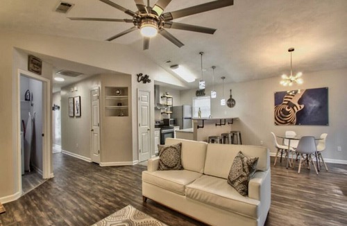 Tallahassee House | Large Groups Welcome (Go Seminoles, Go Rattlers)