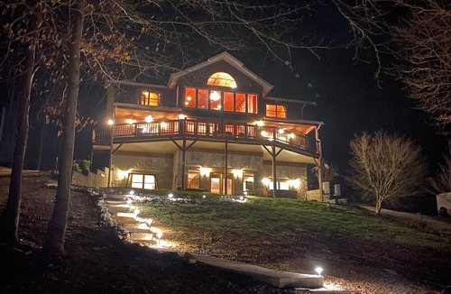Maynardville House | Large lakefront retreat with huge dock, sun deck, kayaks and hot tub;