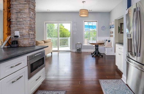 Lexington House | Large Luxury Mountain Home: Hot Tub~Fire-pit~Wi-Fi