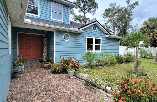 Poinciana House | Large Paradise home in Poinciana with fitness room