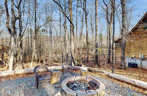 Sautee Nacoochee Cabin | Lazy Bear Cabin 1 Stay