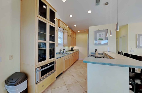 Toilla Segunda House | Lazy Urchin Seaclusion | Beach Access, Grill!
