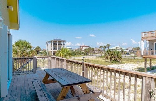 Toilla Segunda House | Lazy Urchin Seaclusion | Beach Access, Grill!