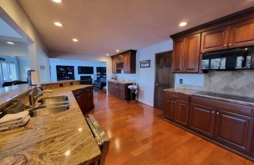 North Shore House | Leeward, Pappy's Place: 3 + 2 Kayaks, firepit, Ping Pong, Foosball, Wifi.