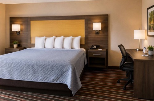 Gallatin Hotel | Legacy Inn Sumner