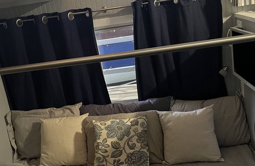 Hixson Boat Rental | Leisure Time!! Quite little cove to relax .