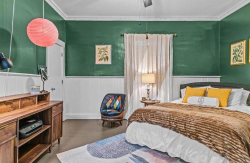 Athens House | Lenoir Cottage with covered patio and fire pit! home
