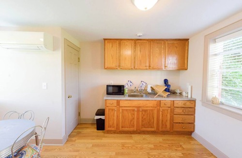 Natural Bridge House | Lexington is minutes away. Welcome to Thistle Cottage.