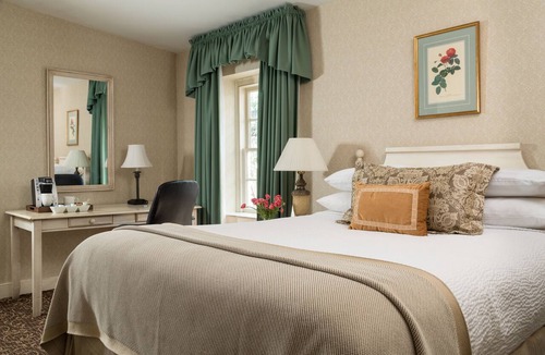 Monroe Ward Hotel | Linden Row Inn