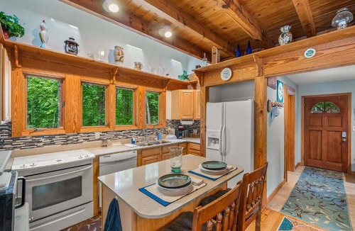 Cedar Bluff Cabin | Little River Lodge in Fort Payne/Dogtown
