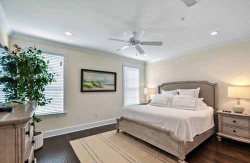 Epworth Acres Apartment | Live Oak!!! Great One level condo nestled under gorgeous live oak trees .