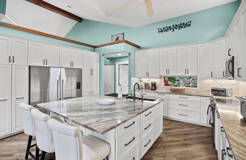 Roseland House | Living Water's: Spacious 4-bedroom house with tons of amenities