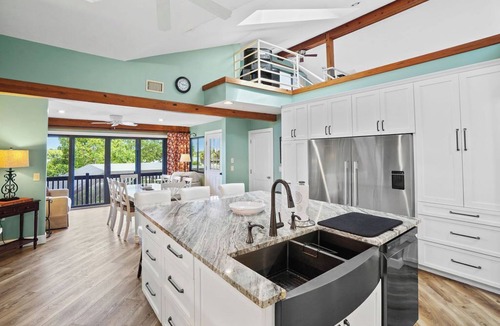 Roseland House | Living Water's: Spacious 4-bedroom house with tons of amenities
