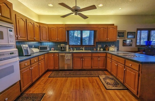 Lake Junaluska House | Llyn Blaen Upper, Lake Junaluska, Lakeside and Mou