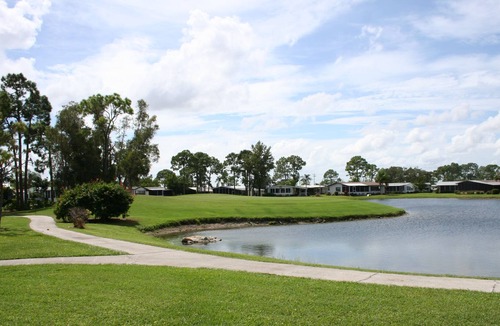 Jacarandas House | Located near the Gulf of Mexico, this home features 2 bedroom, 2 bathroom .