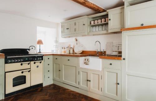 Castleton House | Lodge Cottage, Castleton
