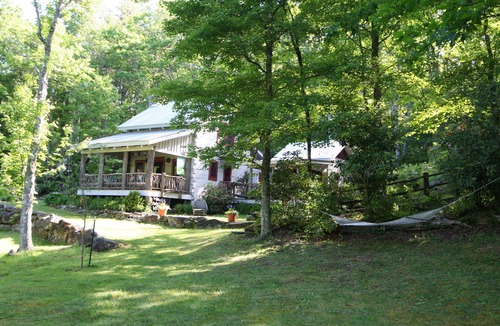 Cullowhee Cabin | Log Cabin Retreat at Silent Meadows
