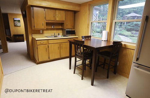 Cedar Mountain Apartment | Log Cabin Suite2-RideIn RideOut