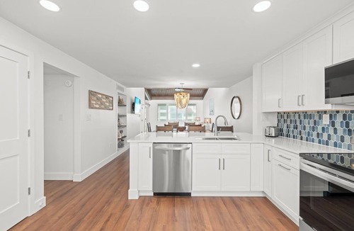 Sanibel Condo | Loggerhead Cay 483: Updated Condo Steps To Beach!