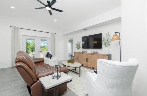 Rotonda Lakes House | Lomas Retreat