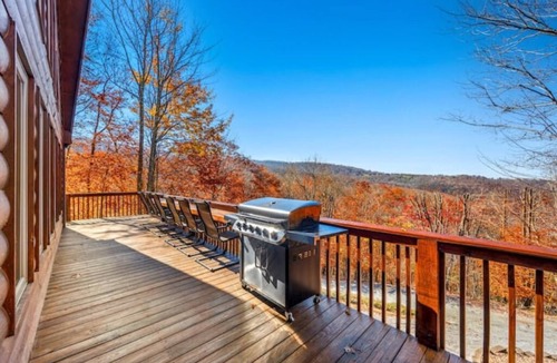 Beech Mountain Cabin | Long Range Views Hot Tub Private FirePit Kid Bunks