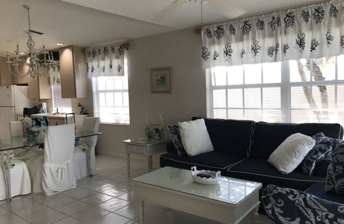 Hobe Sound House | Lost Lake Golf Home, 2BD/2BA, Pool/Lanai , New Kitchen coming - Winter '26 Avail