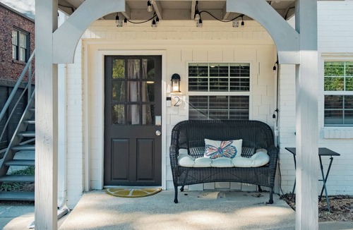 Homewood Condo | Lovely 1 bedroom! Near Samford, UAB & Downtown!