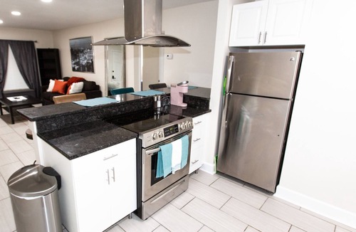 SoHo Condo | Lovely 2-bedroom condo with POOL
