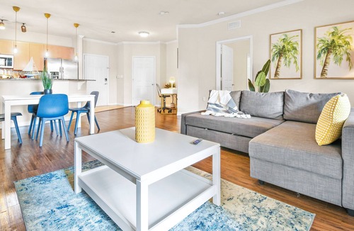 Port Tampa City Apartment | Lovely 2BD-2.5BR/ King Beds/2 desk/Pool/Central