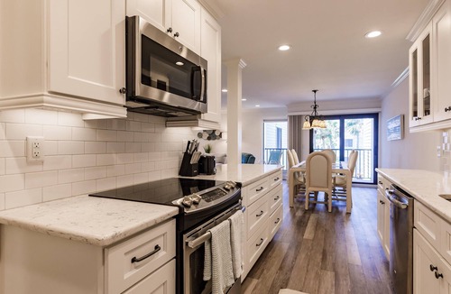 Golden Beach Condo | Lovely Beachfront Condo w/Pool in MacArthur Beach & Racquet Club