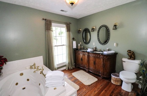 Loretto Bed & Breakfast | Lovely home on the Kentucky Bourbon Trail, 3 miles from Maker's Mark Distillery
