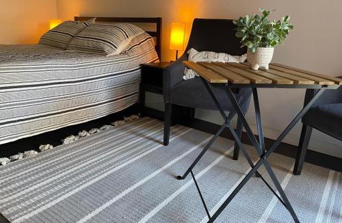 Colonialtown North House | Lovely Spacious Guesthouse in Mills 50 District