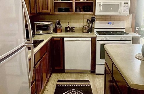 Hayesville Cabin | LOW WINTER RATES Rushing Waters Cabin - Feet from rushing creek.
