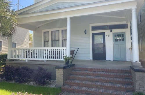 Dixon Park Apartment | Lower Level Executive Rental in Victorian District