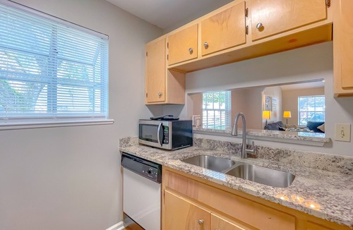 Tallahassee House | Luminous & Pristine, Spacious and Serene!