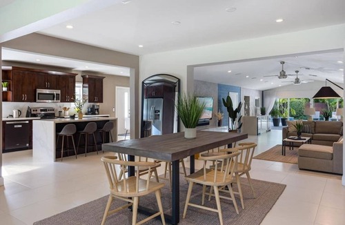 Biscayne Park Villa | Lush Luxury Marvel in Miami w/Pool&Bbq