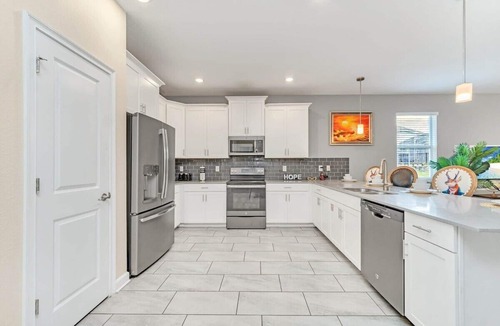 Davenport House | Lux 9Br Villa Close 2 Disney Pool Spa (9032SD)