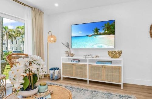 Juno Beach Apartment | Lux Beachside 2nd Floor Condo 3 Steps to the Beach!