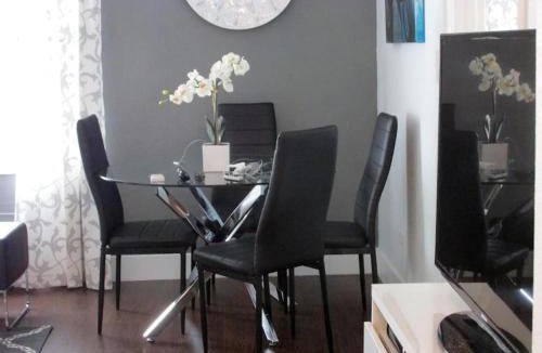 Mid Beach Apartment | Lux Condo by the Beach