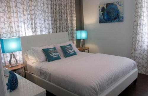 Mid Beach Apartment | Lux Condo by the Beach