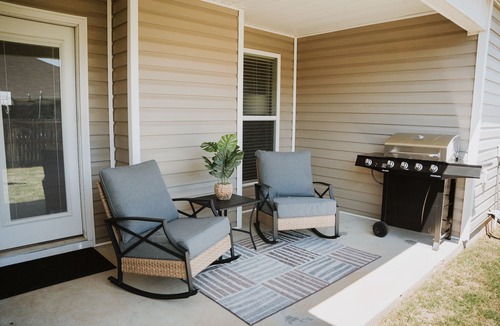 Centerville House | Lux Oasis Mid-Term Pet and Family Friendly