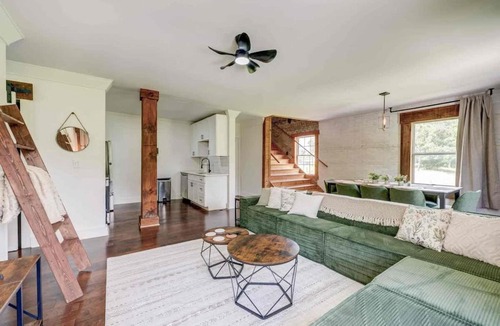 Epworth Apartment | Luxe 2 500 Sq ft Historic Retreat-Near Blue Ridge