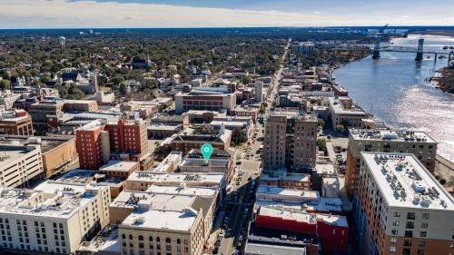 Downtown Wilmington House | Luxe 220 Suite 6