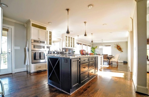 Murrayville House | Luxe 38-Acre Homestead Near Gainesville: 5BR/7BA, 2 Kitchens, Animals & More!