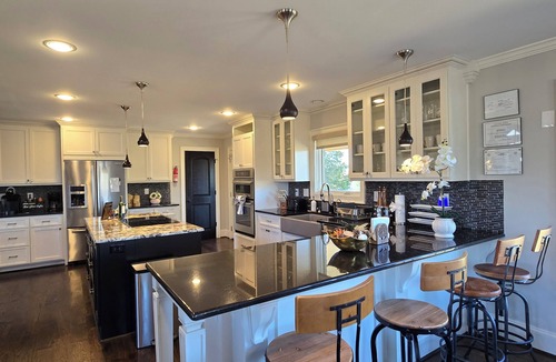Murrayville House | Luxe 38-Acre Homestead Near Gainesville: 5BR/7BA, 2 Kitchens, Animals & More!